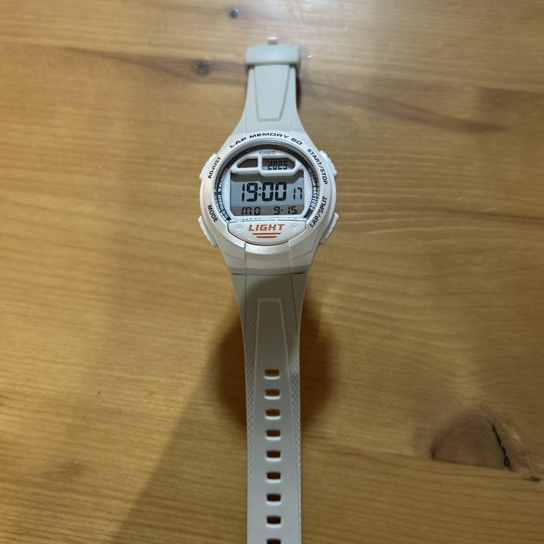 

[USED] CASIO digital watch with white silicone band