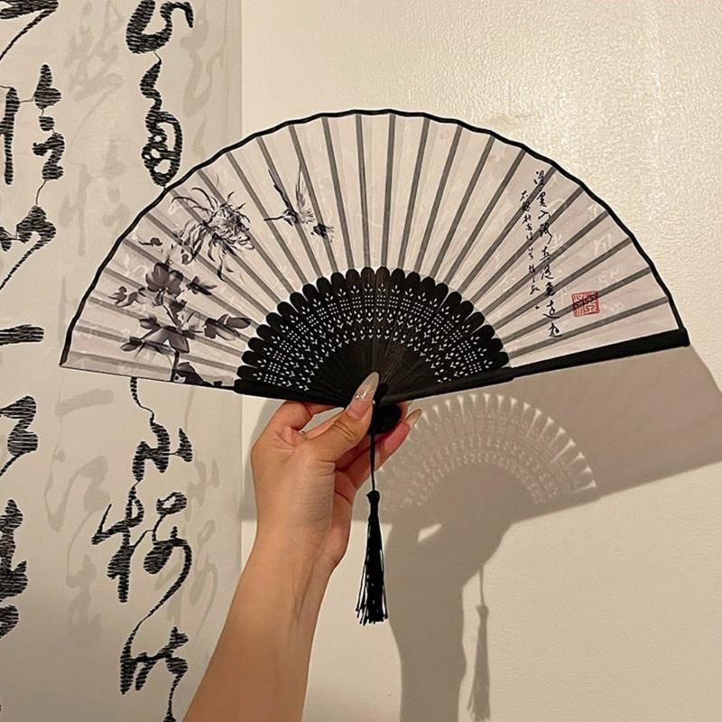 Handheld Wood Fabric Fan With Chinese Traditional Painting Calligraphy Fan for Outdoor Use Dance Fan