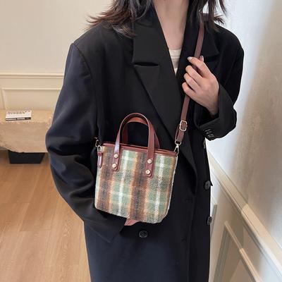 This Year's Popular Small Bag Women's Niche Design 2025 New Fashion Shoulder Messenger Bag Foreign Style Portable Bucket Bag