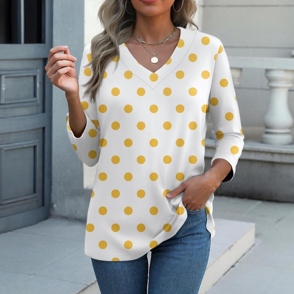 Women's Casual Fashion Sexy Comfortable V-neck Spotted Three-quarter Sleeve Top