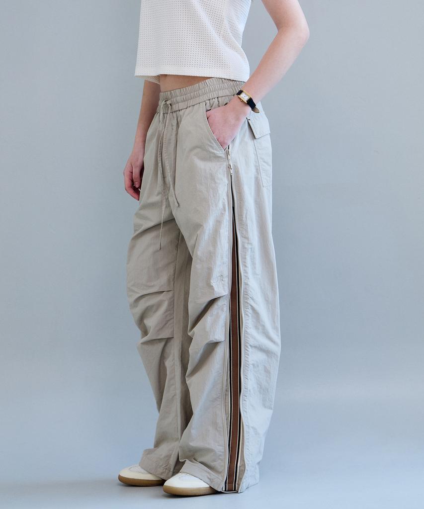 Biteoseljeu Base Zipper Nylon Pants - Beige