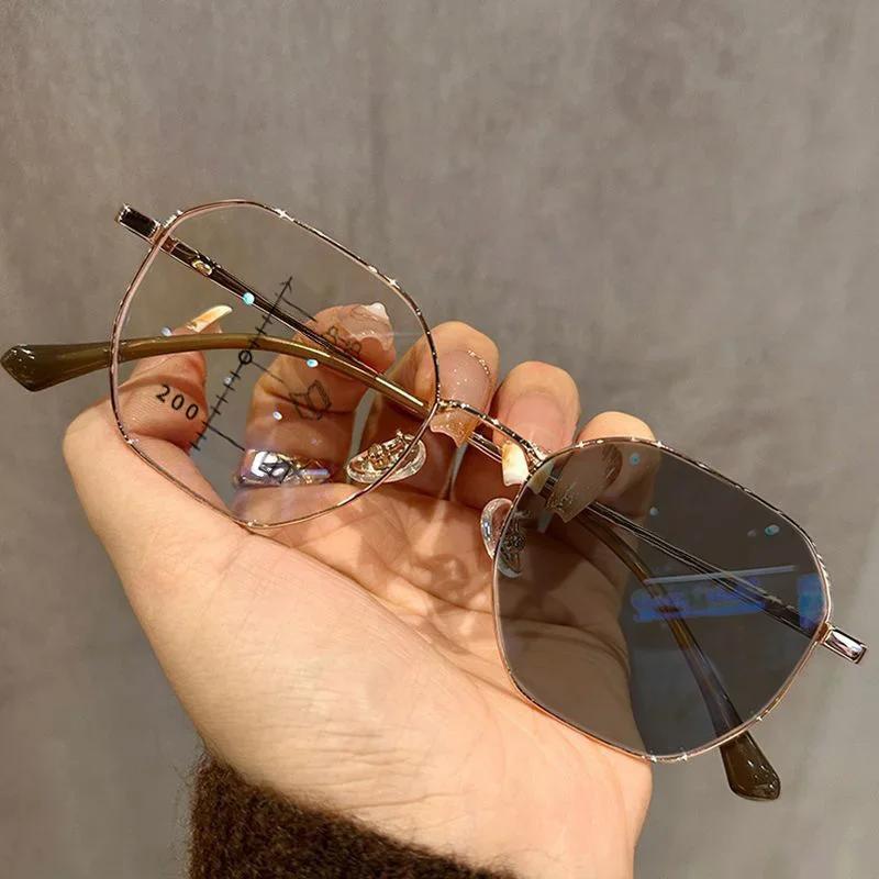 

Unisex New Fashion Large Frame Progressive Multi-Focus Reading Glasses Metal Frame Outdoor Photochromic Presbyopia Glasses +4.0