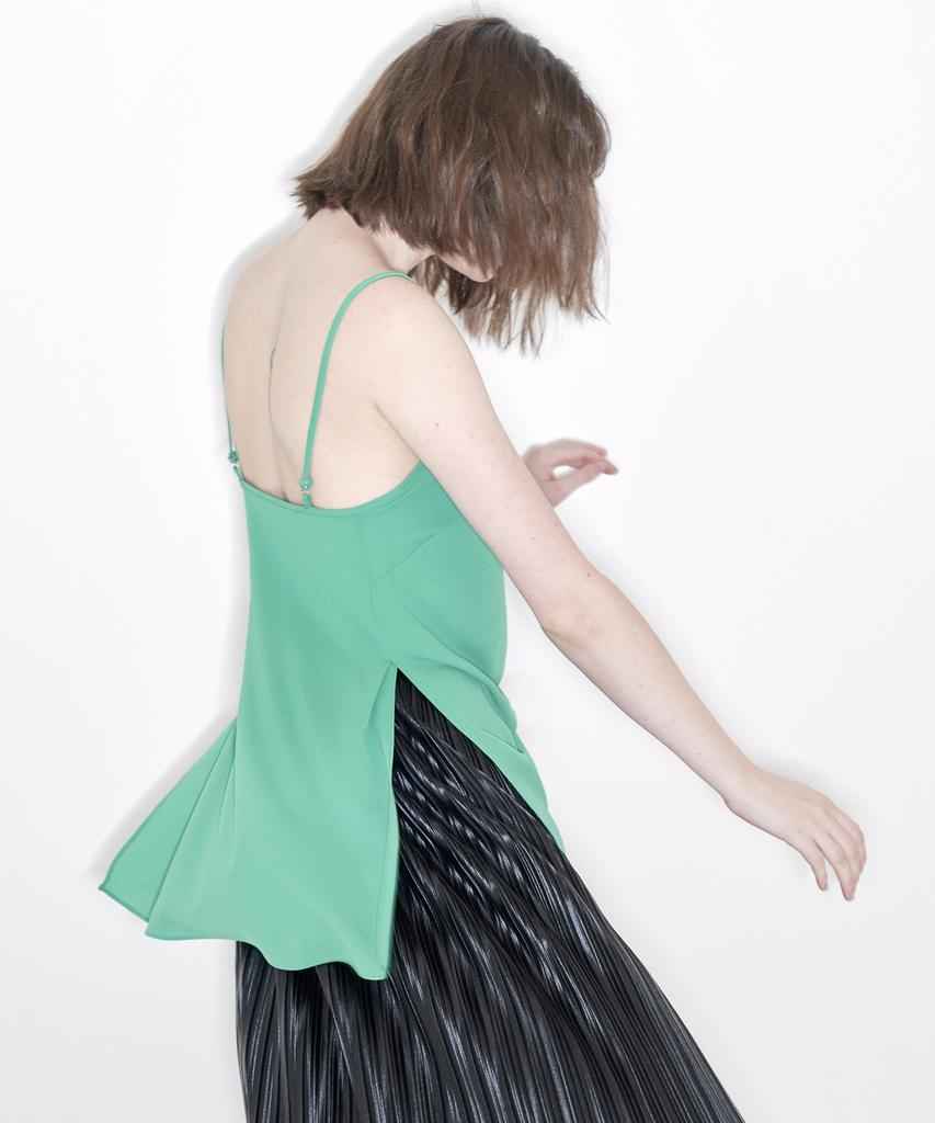 Soyun Slit Sleeveless Top (Green)