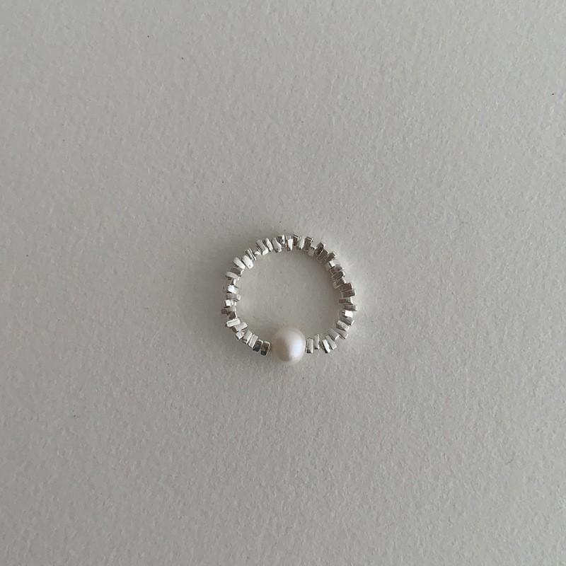 925 Chic Sterling Silver Ring With Sparkly Zirconia Stones For Unique Accessories Womens