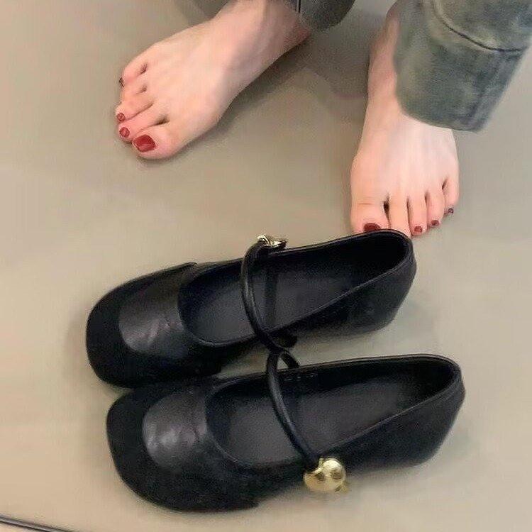 Simple light mouth ballet white French Mary Jane shoes women's 2025 new spring skirt light mouth flat sole shoes