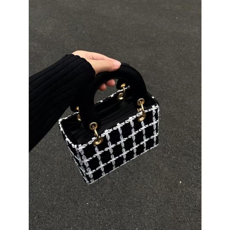 Bag Women's New Handheld Princess Diana Bag Trendy Fashion Women's Feeling Foreign Woolen Messenger Women's Bag Sheep E