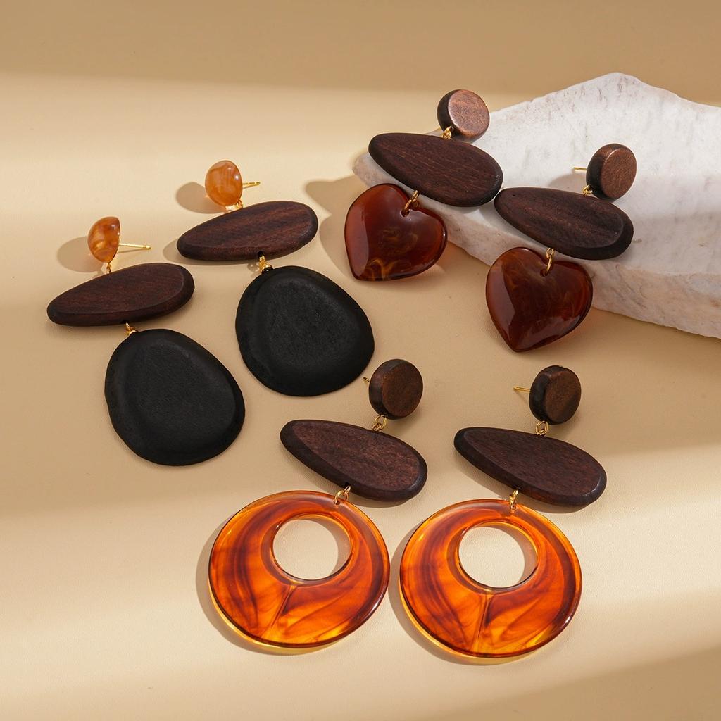 Retro Brown Resin Wood Irregular Heart Drop Earrings for Women New Statement Geometric Long Earring Autumn Winter Jewelry Gift