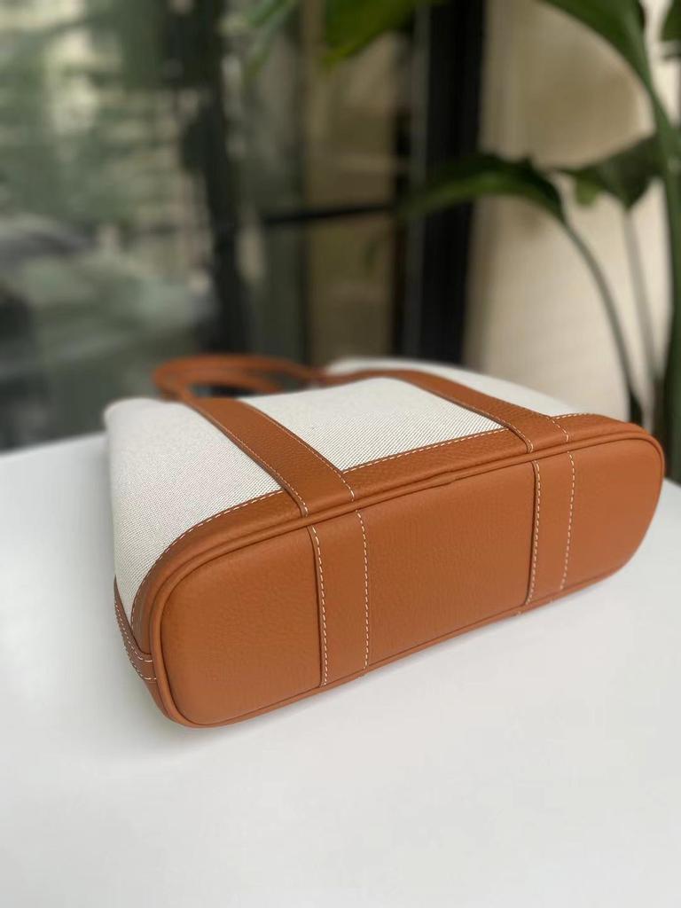 2024 Vertical Garden Tragetasche aus Rindsleder und Canvas: Hand-, Schulter-, Crossbody-, Pendler-, Großraum-