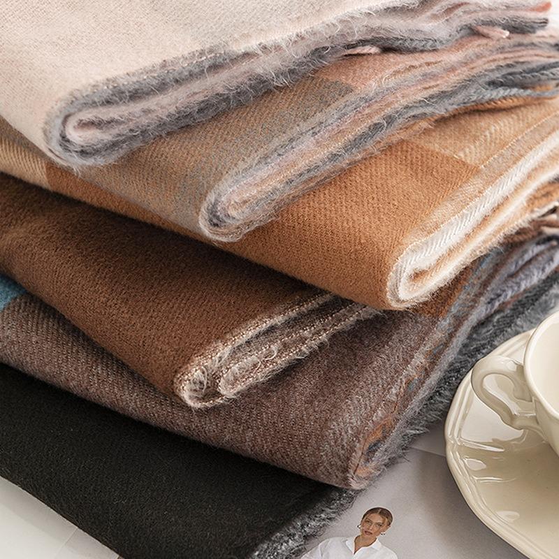 Imitation cashmere scarf Fashion commuter plaid scarf Women's elegant and versatile shawl temperament Warm and cold-proof scarf