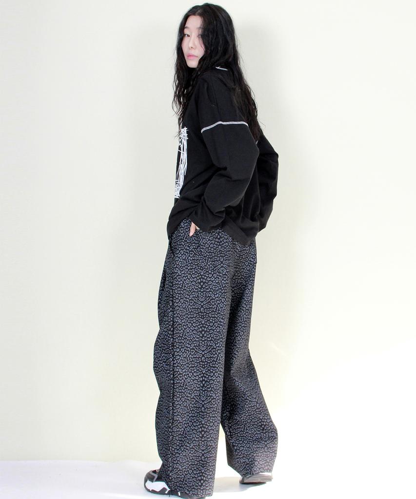 Deumakeu Side Single-Pleat Leopard Real Wide Pants Black