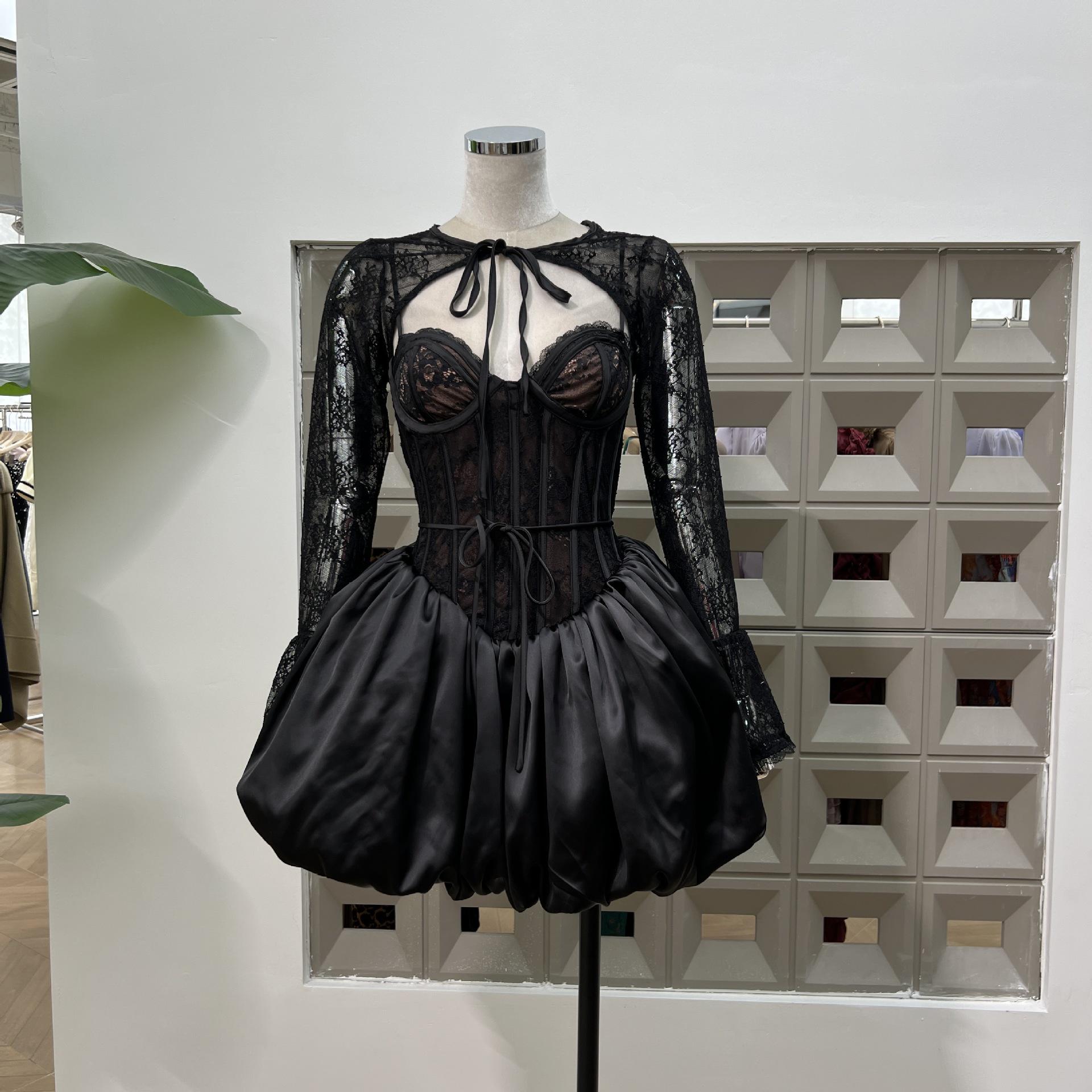 

Кружевной утягивающий топ-корсет на косточках «рыбий скелет» с пышным платьем-тыквой и кружевным болеро Medium