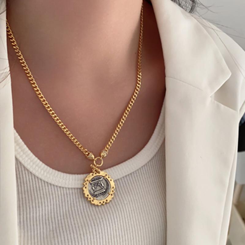 Roman Lucky Muse Necklace Women'S Versatile Premium Pendant Sweater Chain Personalized Stacking Wear Qingdao Accessories