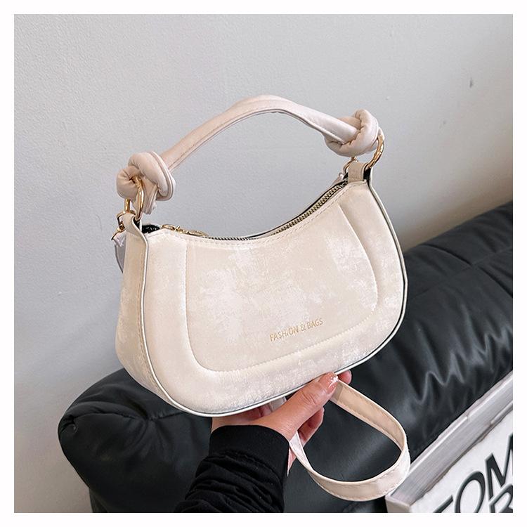 

Niche однотонная женская сумка 2024 года, летняя новая модная сумка в виде полумесяца, сумка-мессенджер в иностранном стиле для поездок на работу и обратно белый