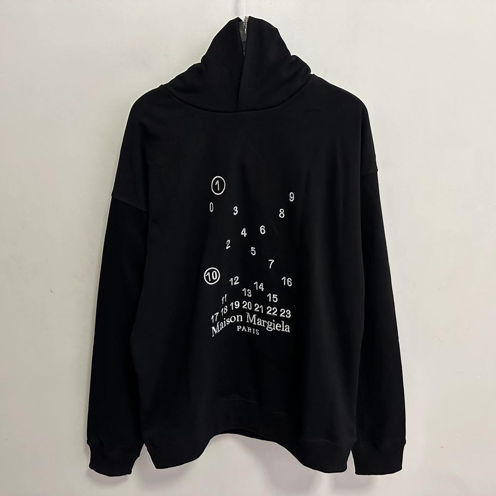 Unisex Margiela Hoodie: Lockere Passform, Umgekehrtes MM6-Logo, Reine Baumwolle, Rundhalsausschnitt, Trendiger Stil