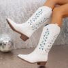 Bestickte weiße Westernstiefel Damen 2024 Schicke Slipper Dicke Absätze Kniehohe Stiefel Damenmode Spitzzehe Cowgirl Botas Mujer
