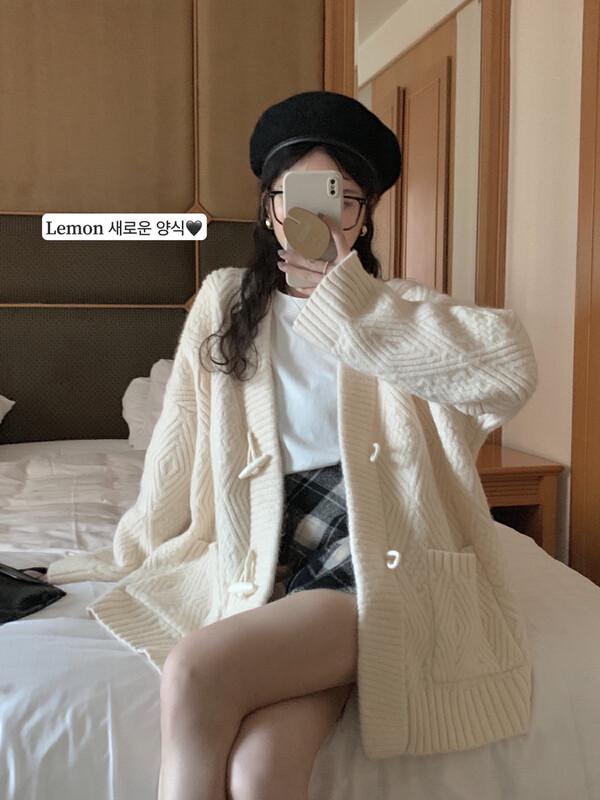 Women's Retro Loose Knit Cardigan with Toggle Buttons - Mid-Length, Thickened, Perfect for Autumn and Spring