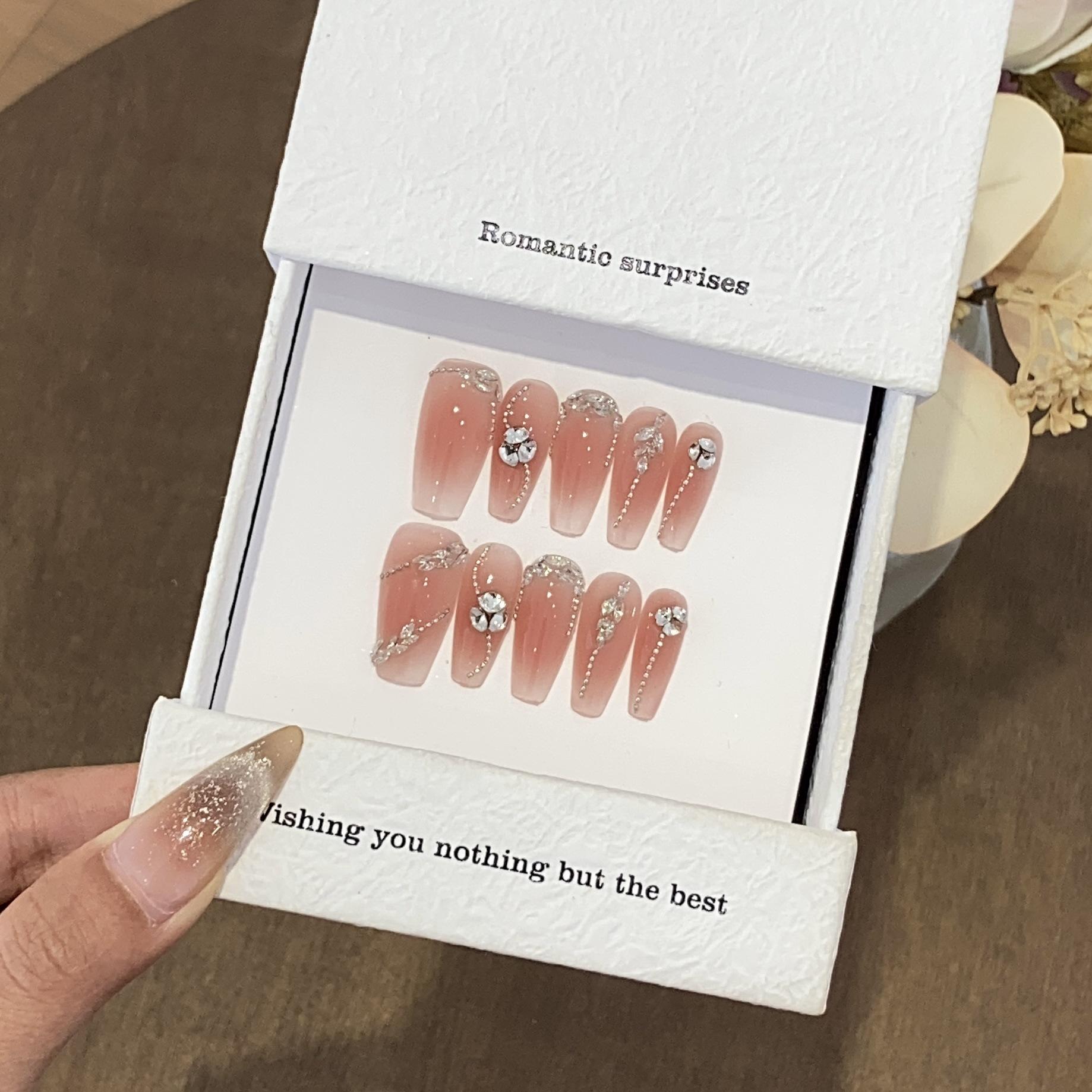 

Простые персиковые румяна, цепочка, свежий маленький бриллиант, милые и съемные пальчики M