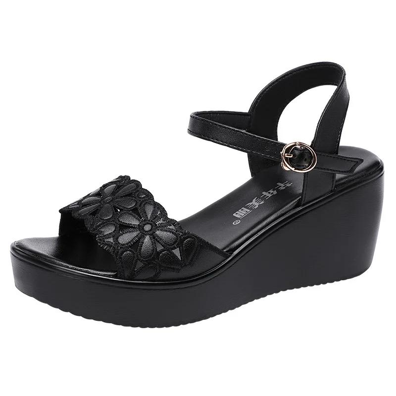 New 2025 Summer Chunky Platform Wedges Shoes Soft Leather Medium Heels Sandals Women Floral Cutout Black Beach Sandal Mom