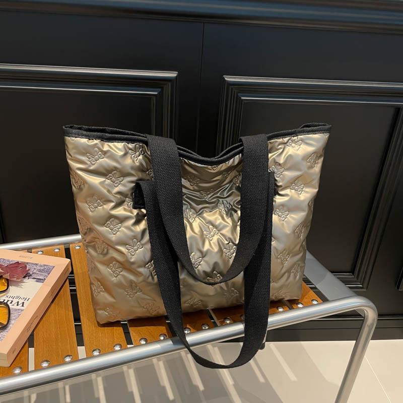 Korean handbag pleated premium ins style large capacity silver autumn and winter new shoulder bag tote bag