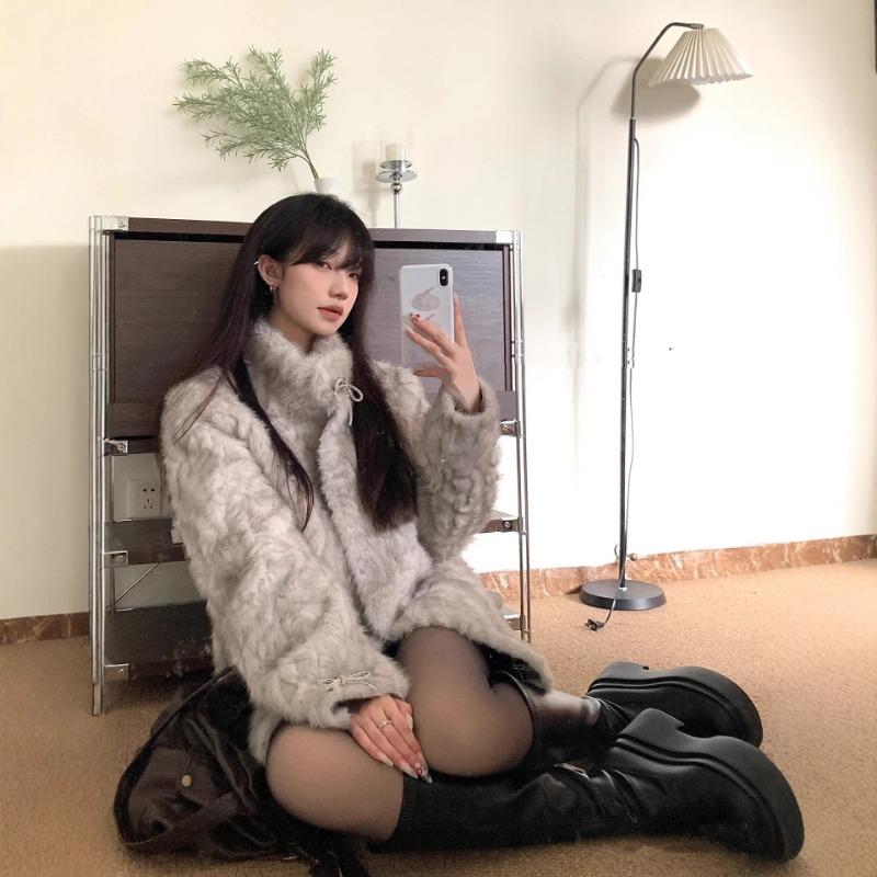 Women's Faux Fur Coat Stand Collar Loose Fit Warm Winter Outerwear