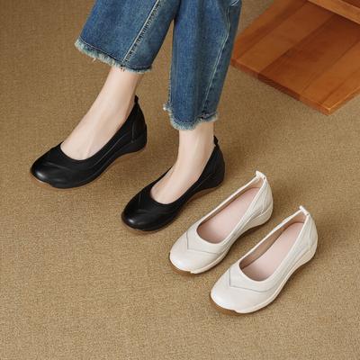 Damenschuhe 2025 neue Herbst-Freizeit-High-Heel-Lederschuhe dicke Sohle faule Schwammkuchenschuhe Dameneinzelteile