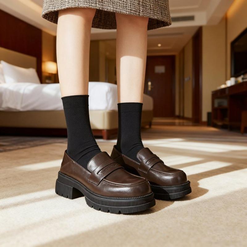 Nové boty zvyšující výšku, mokasíny na silné podrážce, retro jednoboty z měkké kůže pro ženy