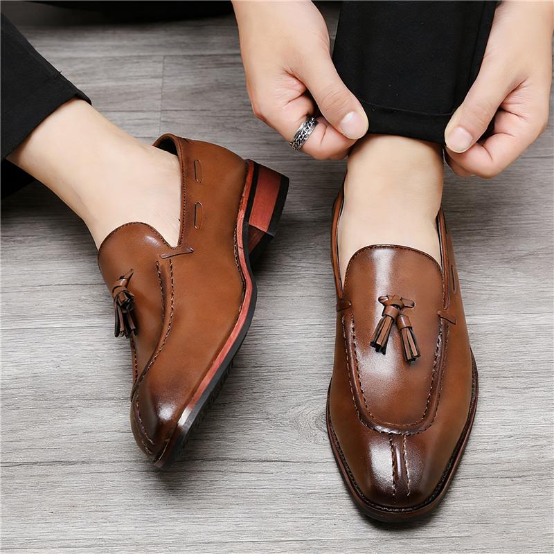 Gentleman Fashion Brown Black Patent Leather Tassel Dress Business Office Shoes For Men Charm Wedding Party Prom Flats Footwear