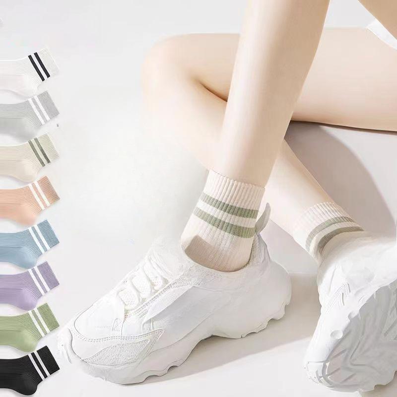 Ladies Spring and Autumn Leisure Sports Antibacterial Deodorant Sweat Breathable Short Tube Socks