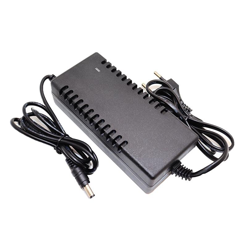 14,6V 5A LiFePO4 Ladegerät 4er Serie 12V Lithium-Eisenphosphat-Batterieladegerät 12,8V 14,4V Akkupack Netzteil DC5,5mm*2,1MM