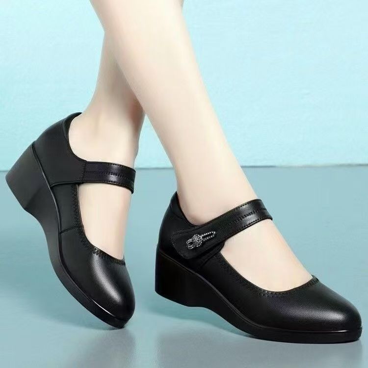 Spring and Autumn Middle-aged and Elderly Round Head Solid Color Grandma Single Shoes Light Mouth Comfortable and Lightweight Versatile Velcro Wedge