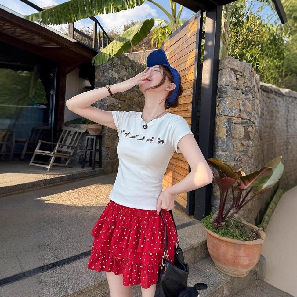 Craftsman Yi, necklace dog print slim-fit short sleeves, spring and summer Nanyou new Korean popular slim-fit and thin top