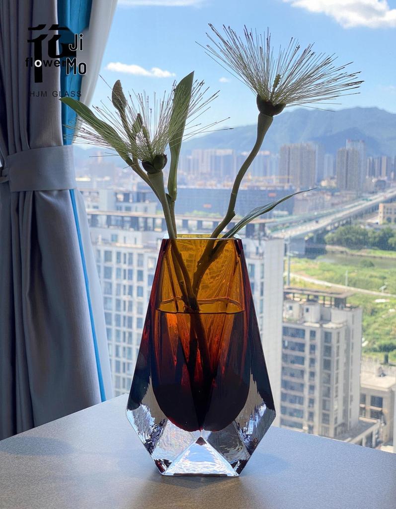 Nordic Light Luxury Crystal Vase: Elegant Ornament for Villa, Hotel, or Living Room Floral Arrangements.