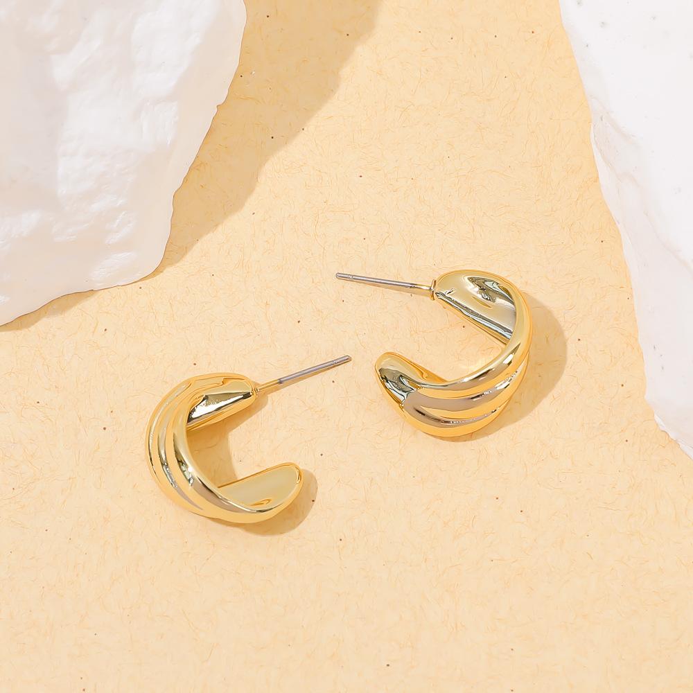 European and American irregular earrings geometric stainless steel personalized fashion stud earrings K gold titanium steel irregular light luxury