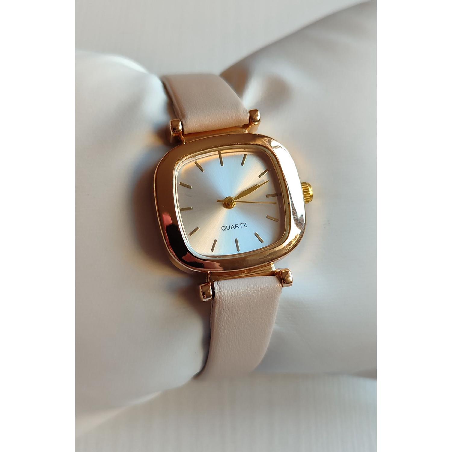 

Винтажные женские наручные часы с кожаным ремешком в стиле ретро, ​​новые модные часы 002