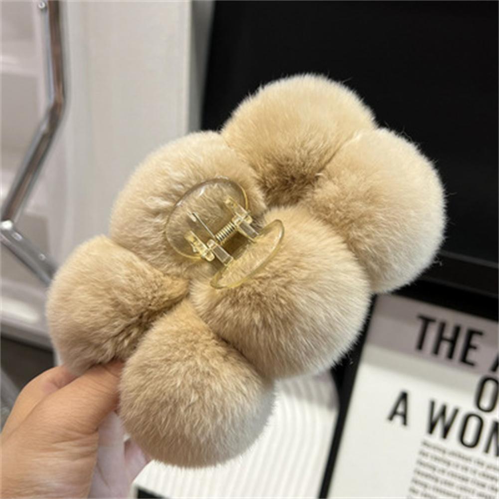 

Шпилька зі штучного хутра. Затискач для волосся з акулою. Затискач для волосся. Зажим. бежевий