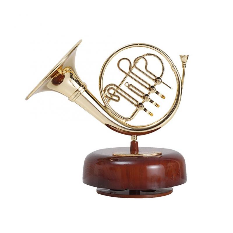 French Horn Music Box Klassische Aufzieh-Twirling Music Box Rotierende Basis Messing-Blasinstrument Miniatur-Artware-Geschenk