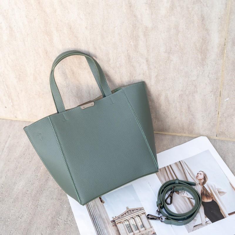

Head Layer Cowhide Mother Bag With Solid Color Splicing Single Shoulder Armpit Handle Simple Fashionable Style