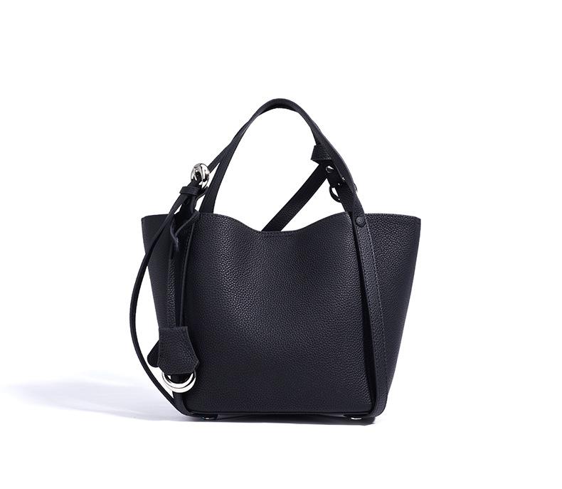 2025 New Niche Design Handbag Leather First Layer Large Capacity Fashion Handbag Commuter Vegetable Basket Women's Bag
