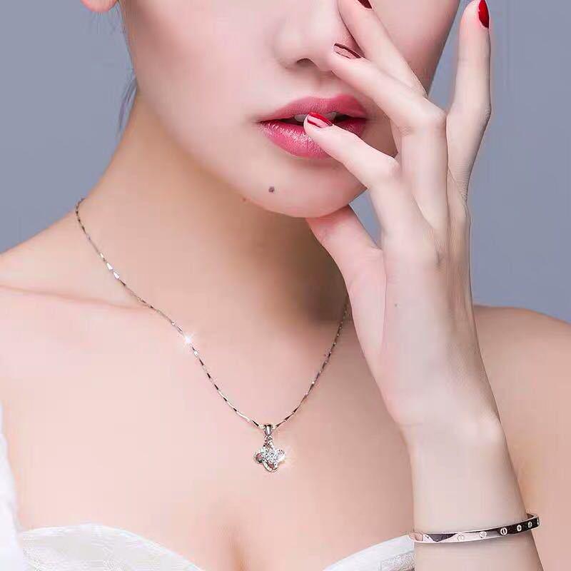 Four-Leaf Clover Necklace: Japanese Korean Style Clavicle Chain, Light Luxury Pendant, Versatile Fashion Accessory, Women's Holiday Gift
