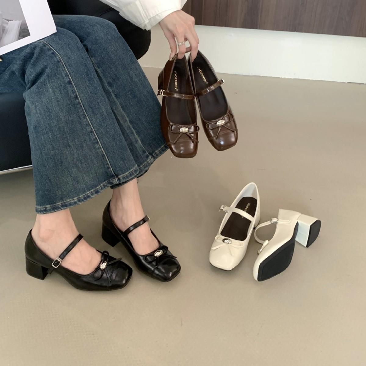 

2025 new round head thick middle heel shallow mouth bow with versatile OL Mary Jane women s single shoes 39 бежевый