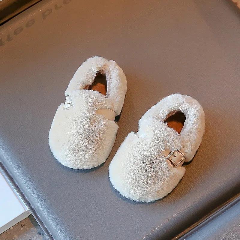 Kids Princess Shoes Soft Sole Girls Flat Shoes with Metal Decoration 2024 Winter New Fashion for Children Plush Shoes Warm Trend