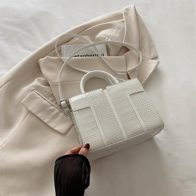Retro Handbag Fashionable, Casual and Beautiful 2025 Autumn New Simple Foreign Style One Shoulder Crossbody Small Square Bag