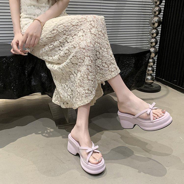 French thick-soled breathable mesh bow one-word slippers for women's summer wear are not tired, and the foot slope heel is beautiful, sandals and