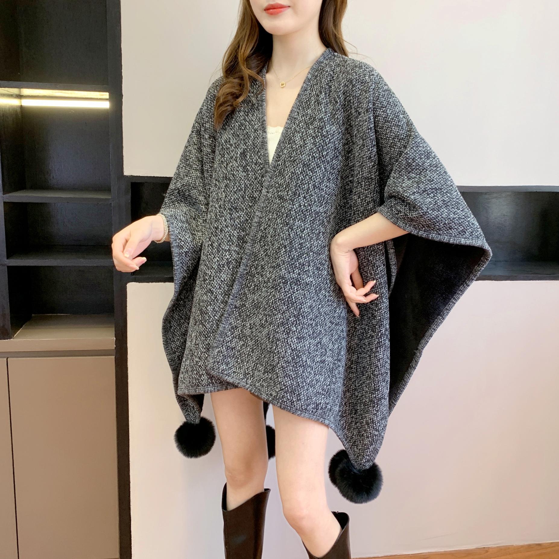 

2025 women s clothing autumn and winter new solid color fashion versatile shawl cloak thermal belt decorative hairball темно-сірий