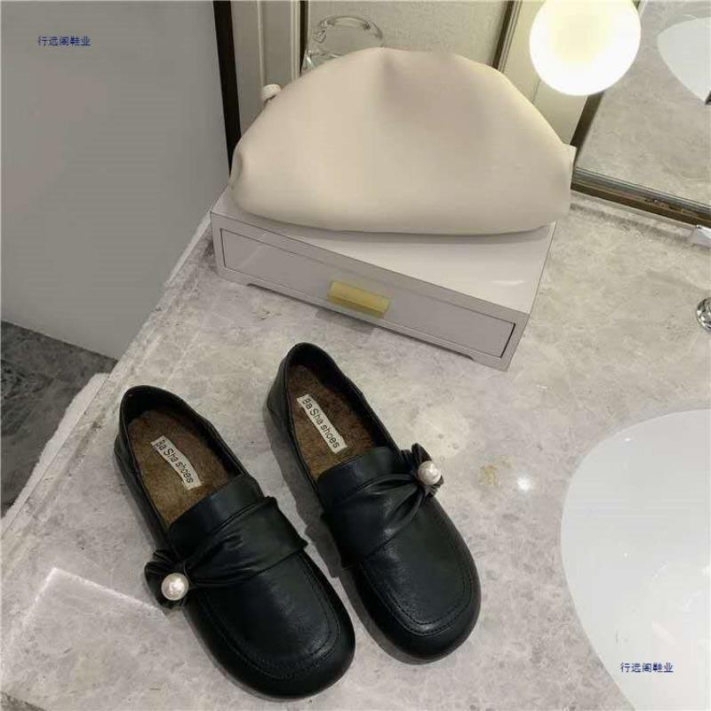 Designer new women's single shoes cute round head deep mouth pearl foot cover small leather shoes student women