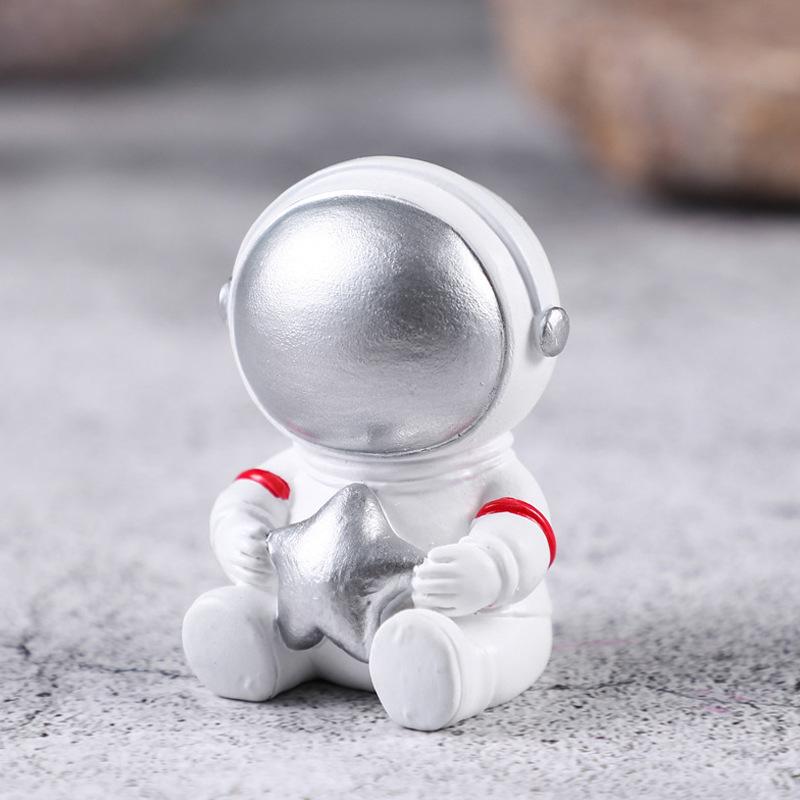 

Astronaut Cake Toppers: Creative Cartoon Spaceman for Home Decor, Living Room, Bedroom, Tabletop Decorations