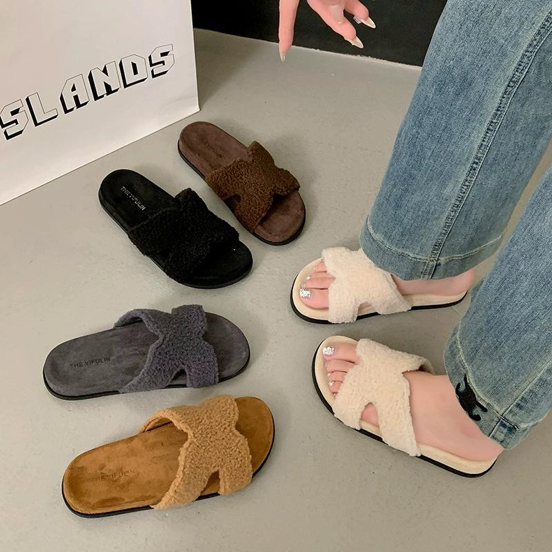 French Fluffy Slippers Women's Wear 2025 Autumn New Internet Celebrity Fashion Casual Lazy Plush One-word Drag Tide