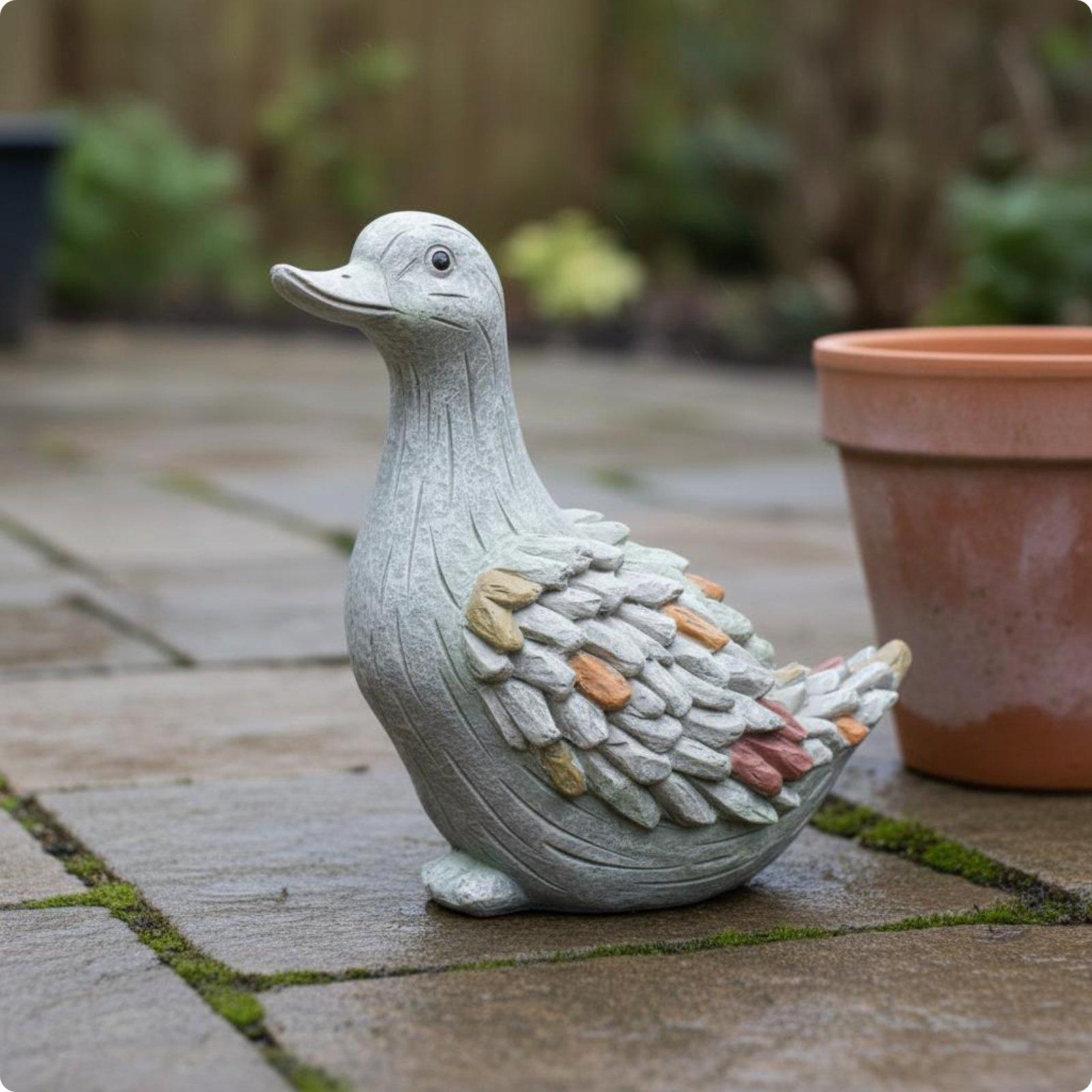 Resin Waterfowl Statue Hand-Painted Garden Waterfowl Figurine Handmade Look Lifelike Features for Balcony, Patio