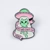 Creative Alien Cat Spaceship Brooch: Cute Outer Space Alloy Badge for Clothes and Bags.