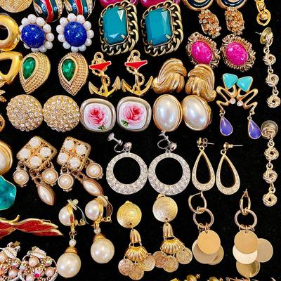 Medieval Vintage Retro Earrings Fashion Versatile Earrings Niche Light Luxury High-end Jewelry